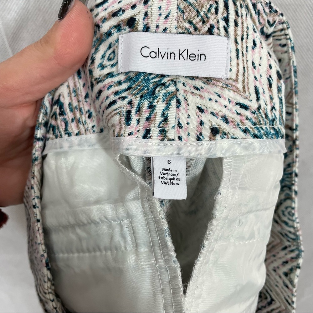 Calvin Klein Tribal Print Shorts - Picture 4 of 4